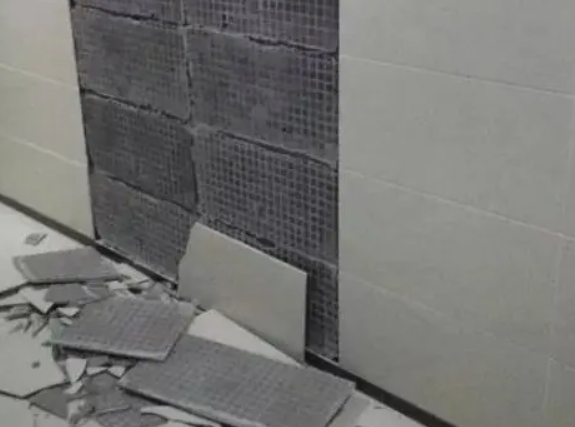 赣县瓷砖空鼓维修公司分享下赣县墙砖松动维修的知识